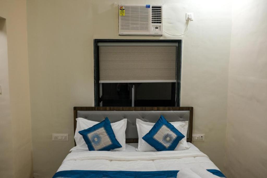 Hotel Vrc Mumbai  Buitenkant foto